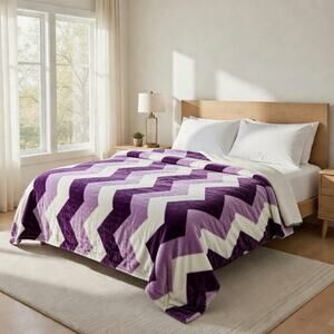 Cozy Queen Size Blanket - Plush & Warm with Vibrant Colors, Pink Chevron